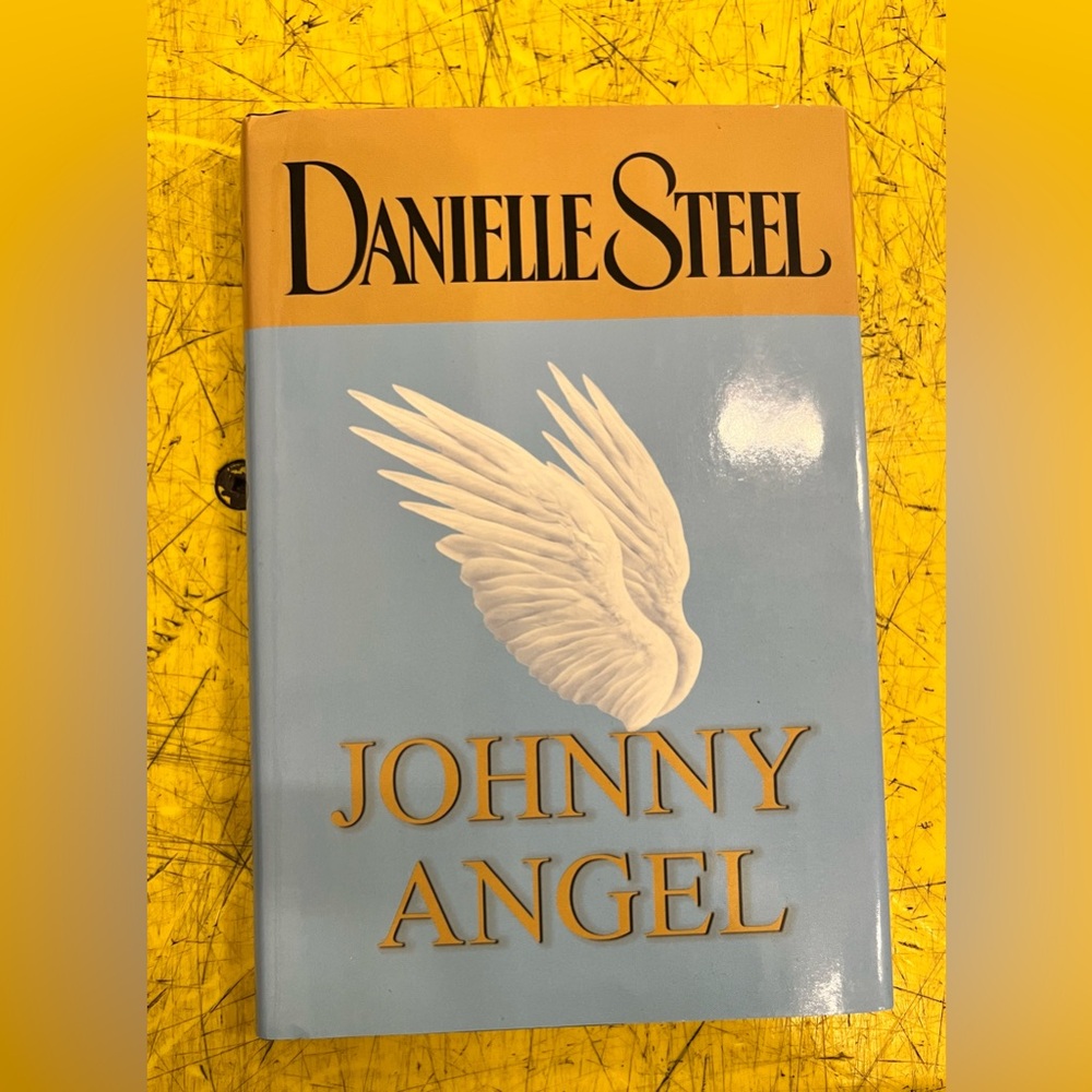 (5 for $15) Danielle Steel Johnny Angel Hardcover Book